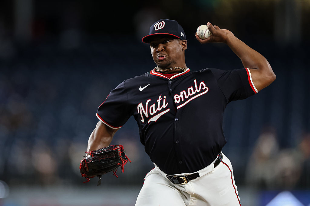 Nats trade Ferrer to Mariners for prospects Ford and Lyon