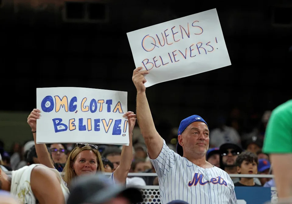 Mets fans react in the crowd during the 8th inning of a game against the Marlins on Sept. 26, 2025. Charles Wenzelberg/New York Post
