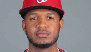 Padres Sign Daison Acosta To Major League Contract