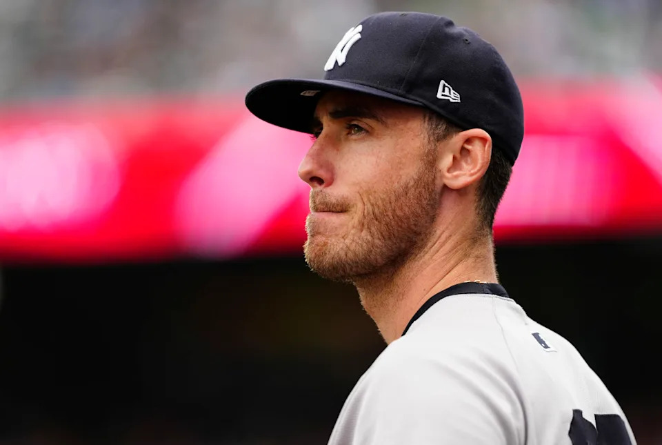 MLB outfielder Cody Bellinger (35)© Ron Chenoy-Imagn Images