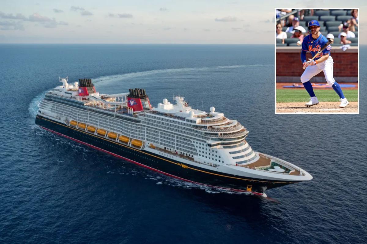 Ex-MLB All-Star Ender Inciarte blasts Disney Cruise Line over 'man dressed as woman'