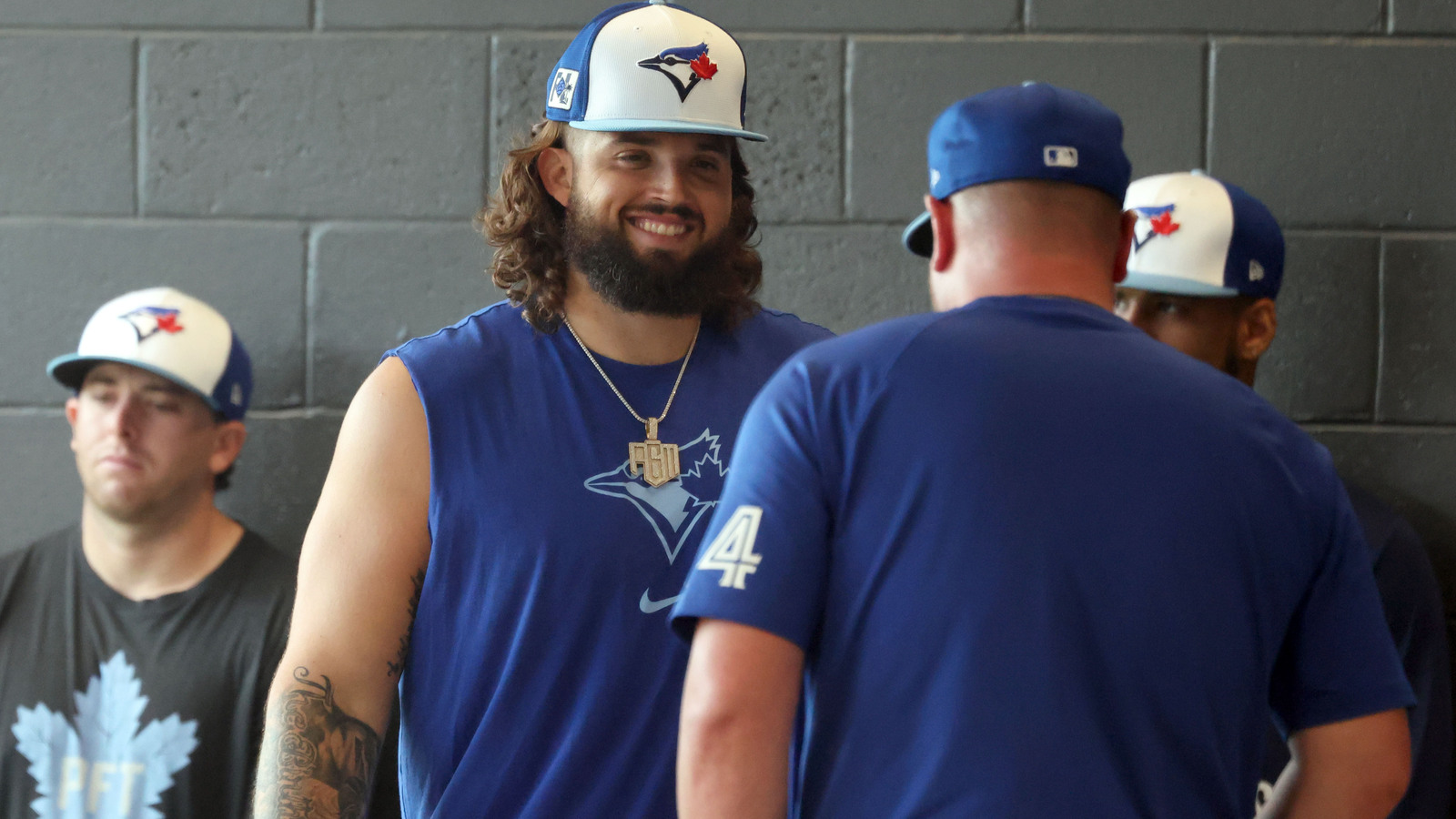 Alek Manoah inks deal with the Los Angeles Angels