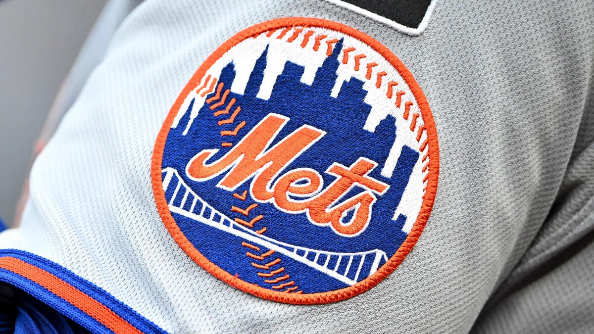 Mets poach top international prospect from Yankees, per report