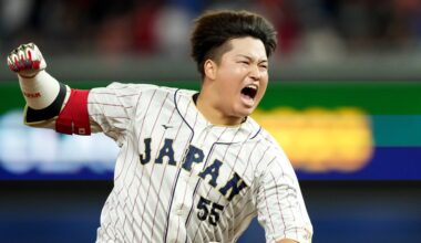 Murakami joins South Siders in surprise deal