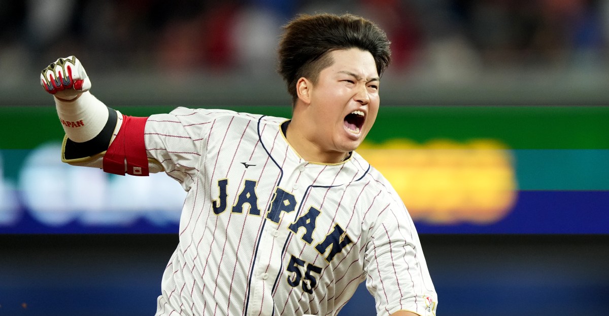 Murakami joins South Siders in surprise deal