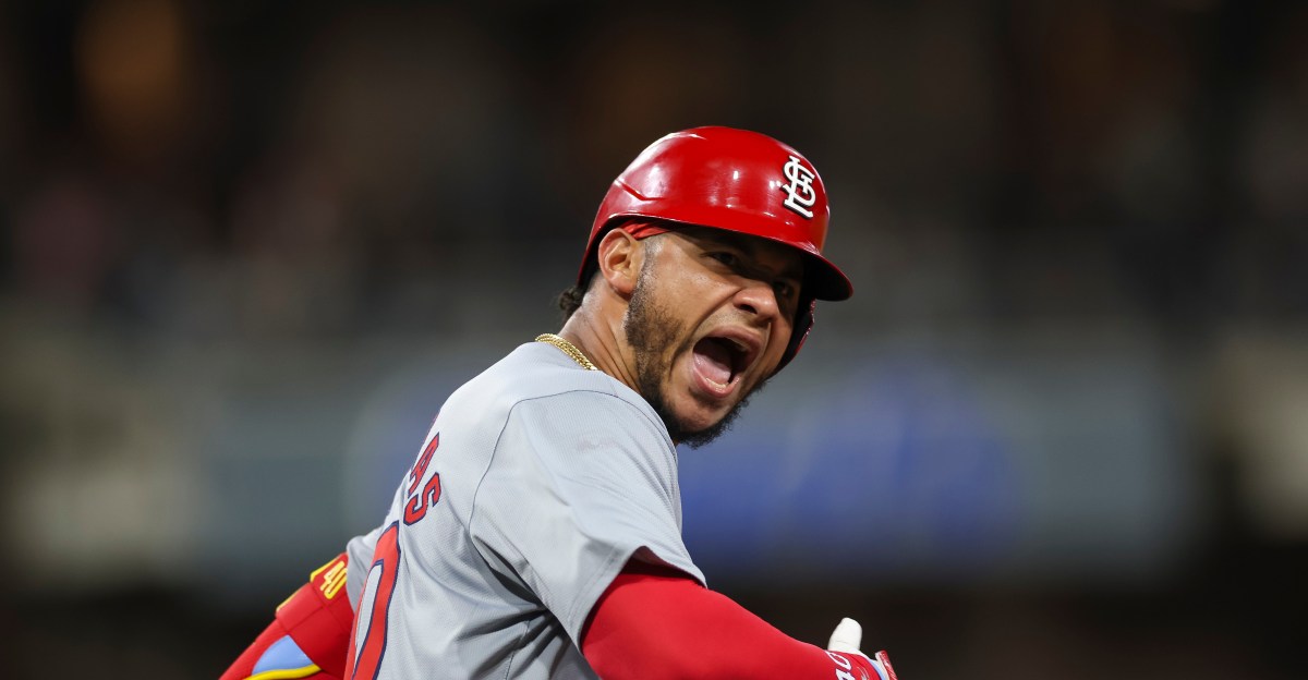 Red Sox acquire Willson Contreras in trade with Cardinals