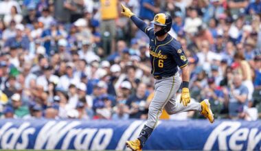 Brewers trading Collins, Mears to Royals for LHP