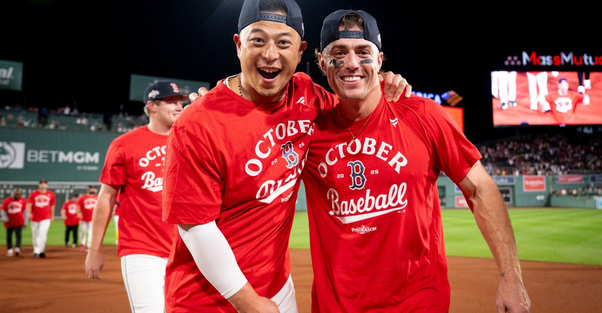 Should the Red Sox bring back Rob Refsnyder?