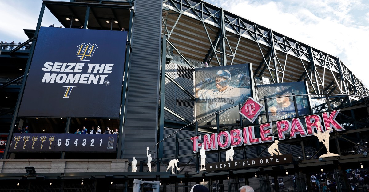 Friday Feedbag: Mariners Liminal Spaces