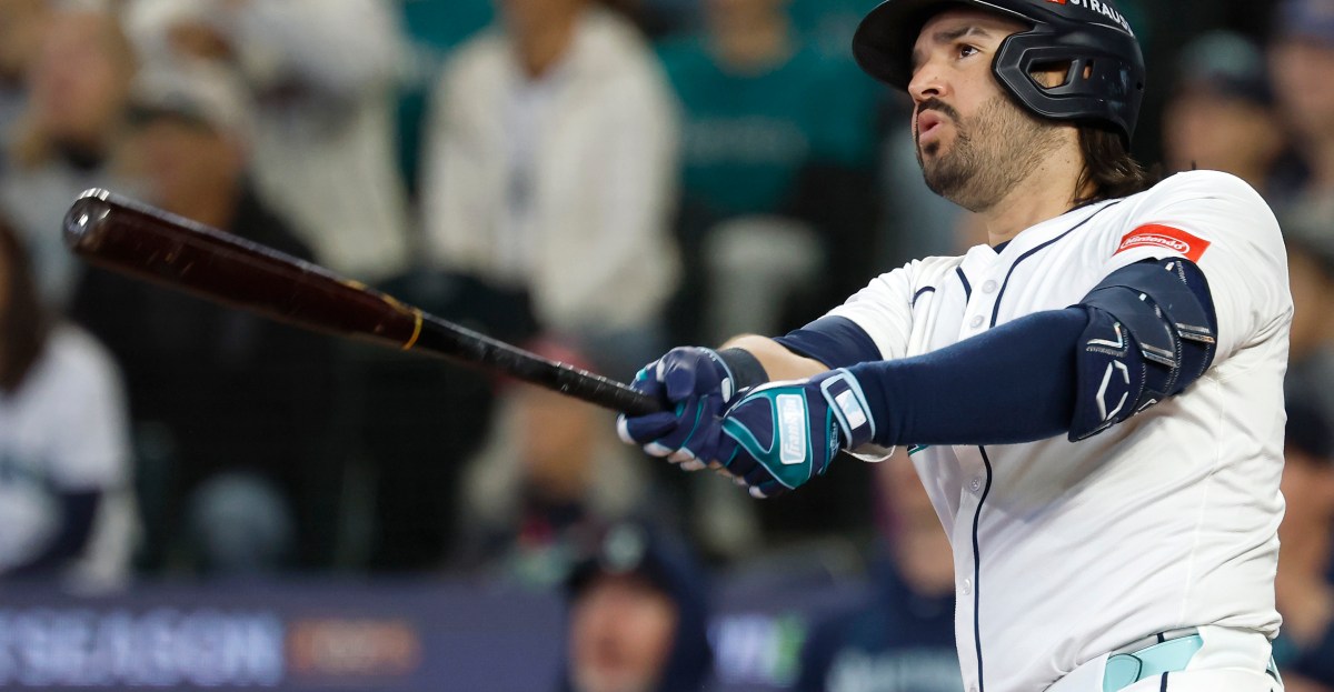 Is Eugenio Suárez or Alex Bregman a better free agent fit for the Red Sox?