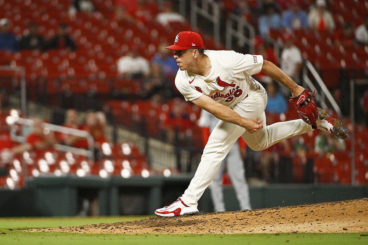 Helsley, Orioles finalize two-year deal that gives reliever option for 2027