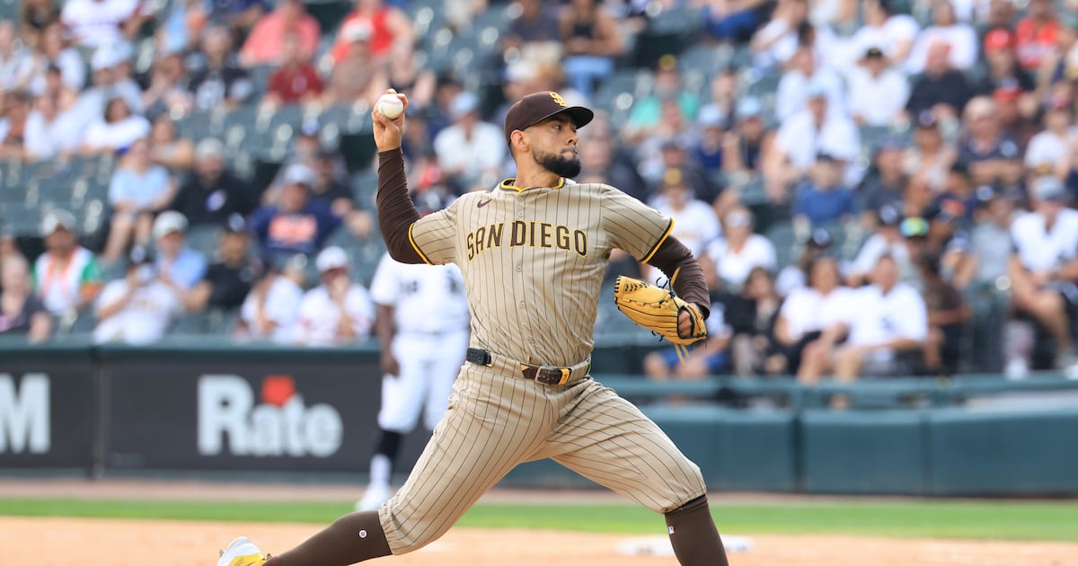 Atlanta Braves sign reliever Robert Suarez to 3-year contract – WSB-TV Channel 2