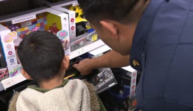 First responders, Atlanta Braves help Christmas come early for almost 100 Cobb County students – WSB-TV Channel 2