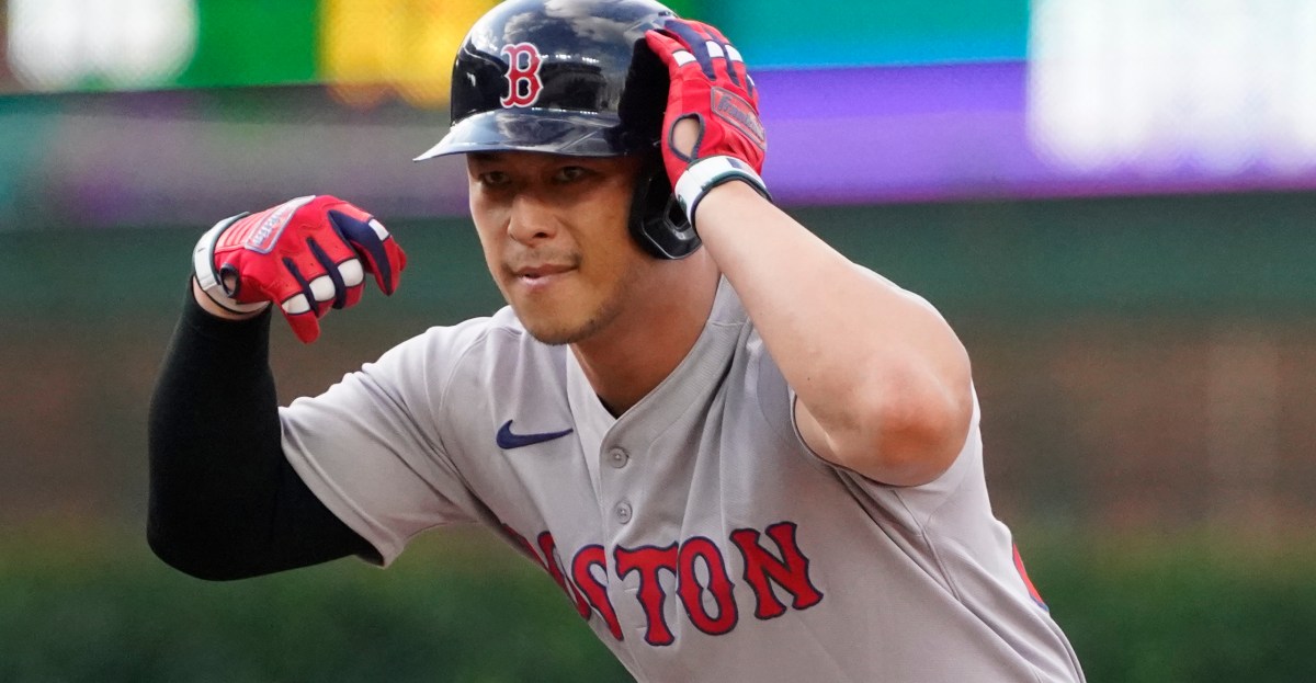 Seattle Mariners supplement lineup, sign slugger Rob Refsnyder