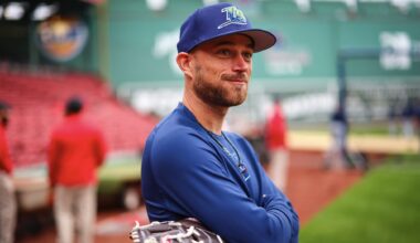 Pirates acquiring Lowe in three-team trade