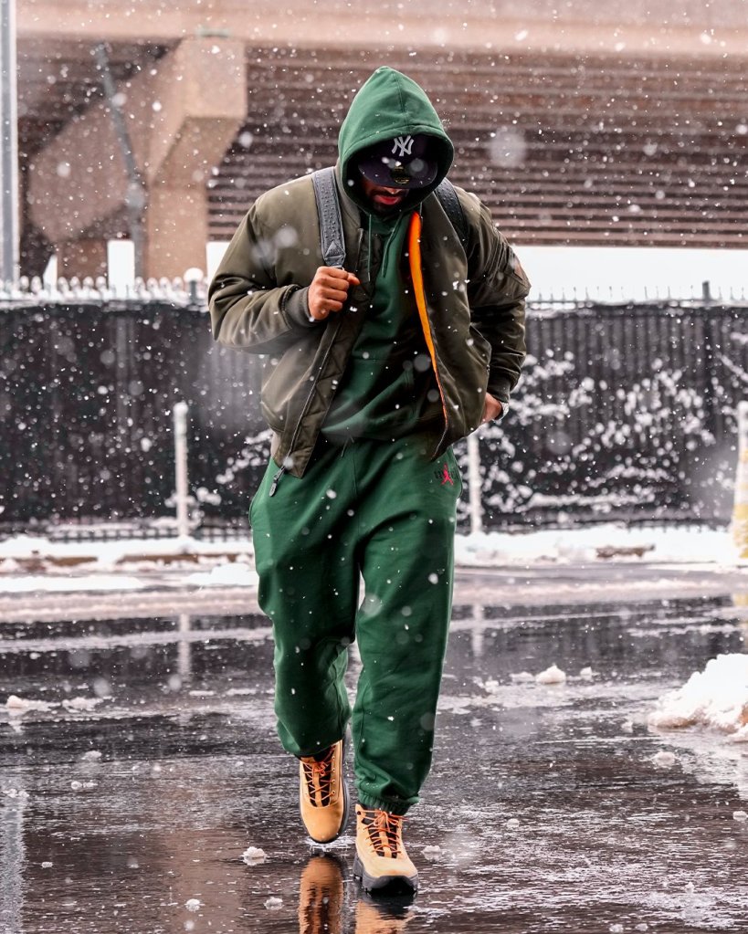 Jalen Hurts crushes the soul of Philly fans by rocking Yankees hat to Eagles game on Dec. 14, 2025.