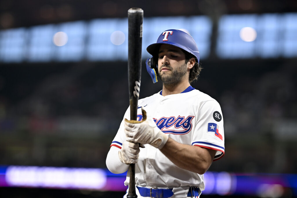 Rangers Likely To Fill Second Base Internally