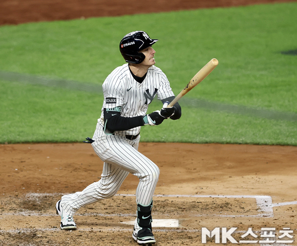 Cody Bellinger is one of the most popular outfielders in the transfer window. Photo = MK Sports DB