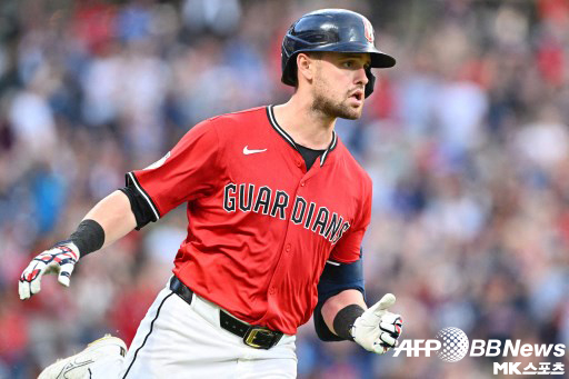 Lane Thomas signs with Kansas City. 사진=ⓒAFPBBNews = News1