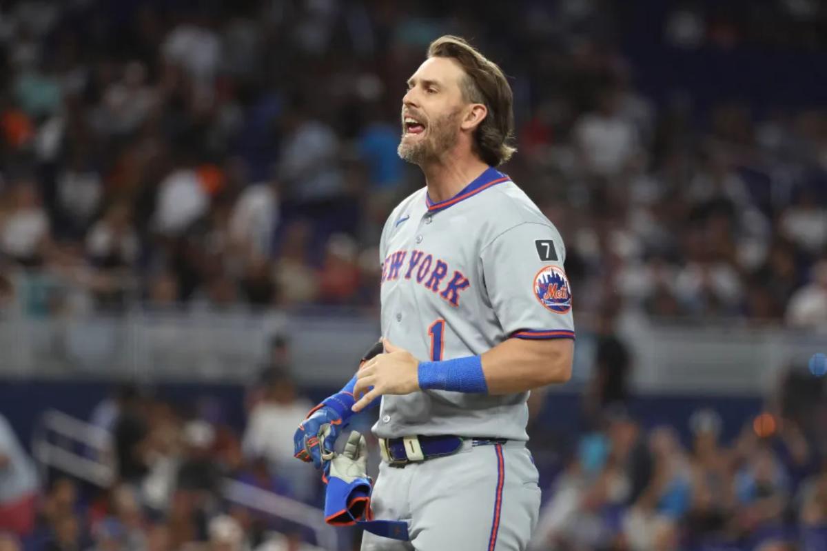Mets trade Jeff McNeil to A's after clubhouse drama