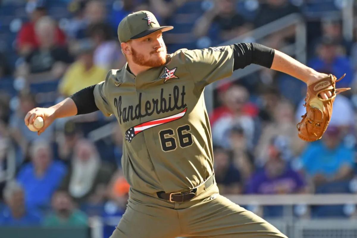 Yankees take another pitching flier with Drake Fellows signing