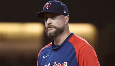 Rocco Baldelli in his Twins uniform