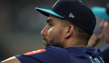 Seattle Mariners trade Harry Ford...