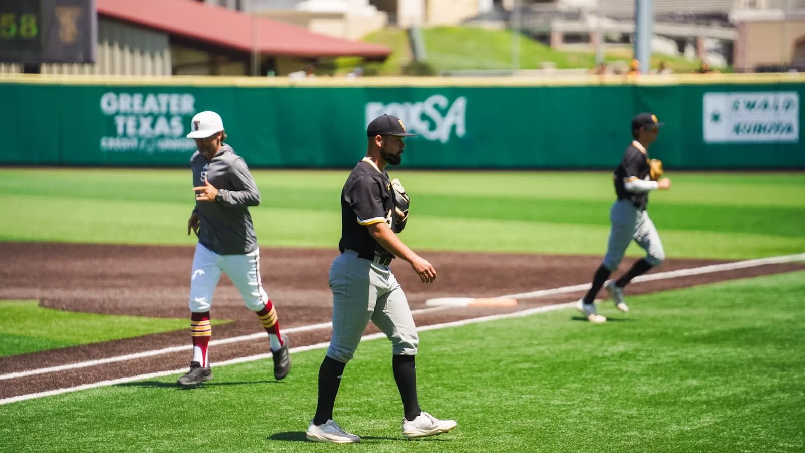Southern Miss players