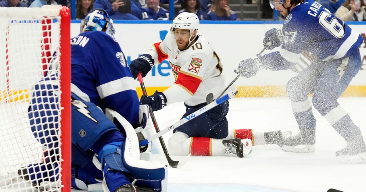 Sam Reinhart scores twice to lead Panthers over Lightning 5-2