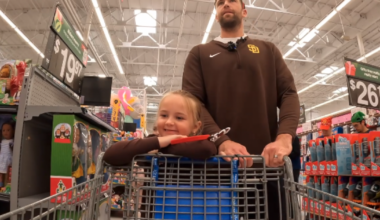 Padres spread holiday cheer while preparing for MLB Winter Meetings