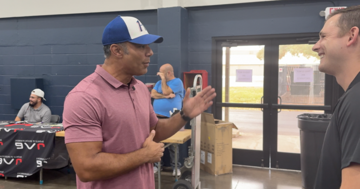 Tampa Bay Sports Collector Expo draws thousands to Florida State Fairgrounds