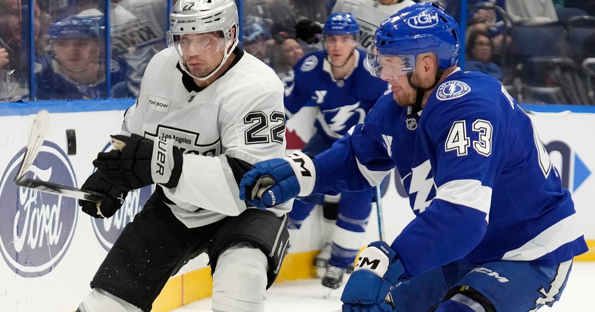 Kempe scores twice in 2nd period as Kings beat Lightning 2-1 to snap 4-game skid