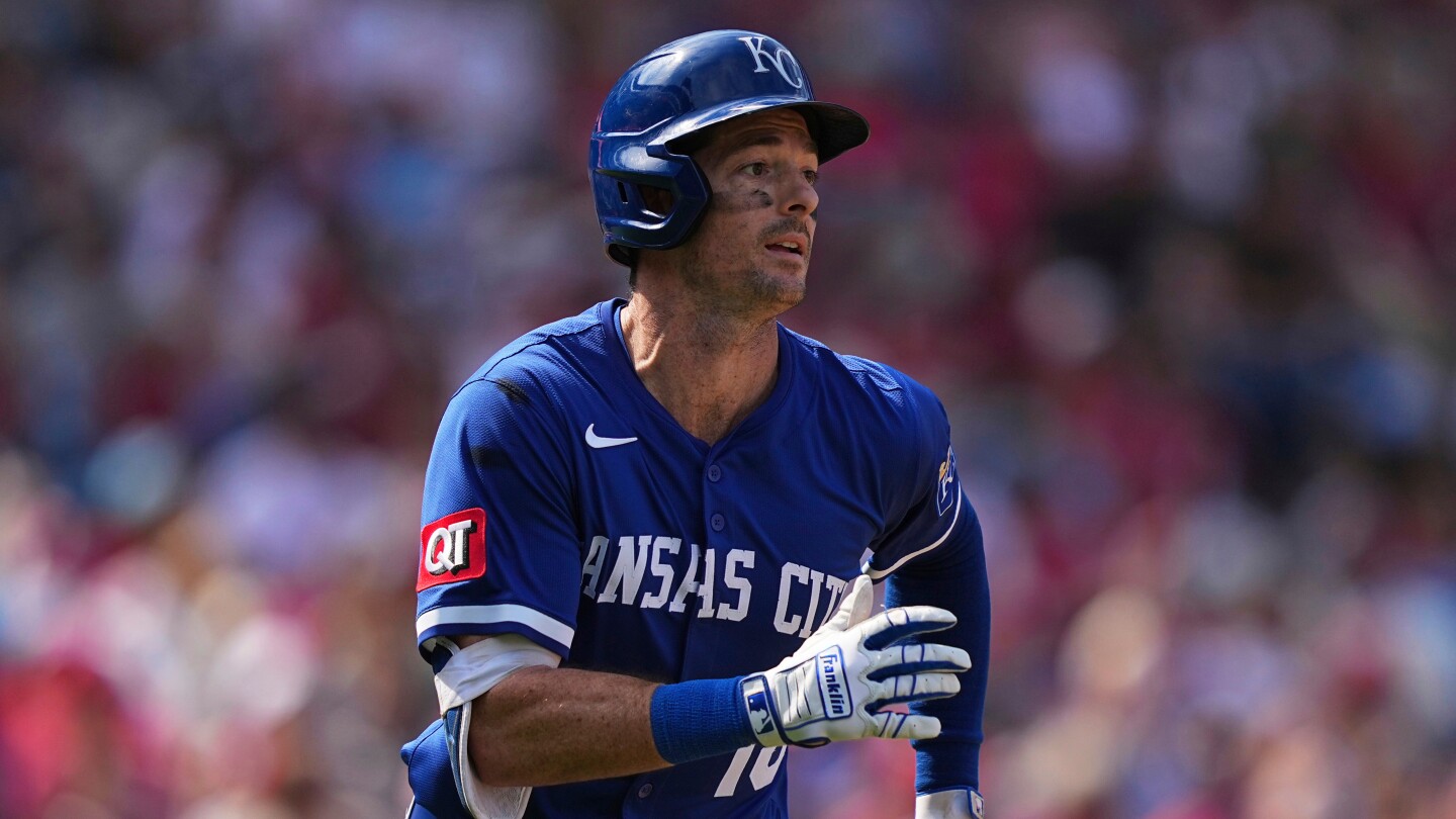 Outfielder Mike Yastrzemski agrees to $23 million, 2-year deal with the Braves