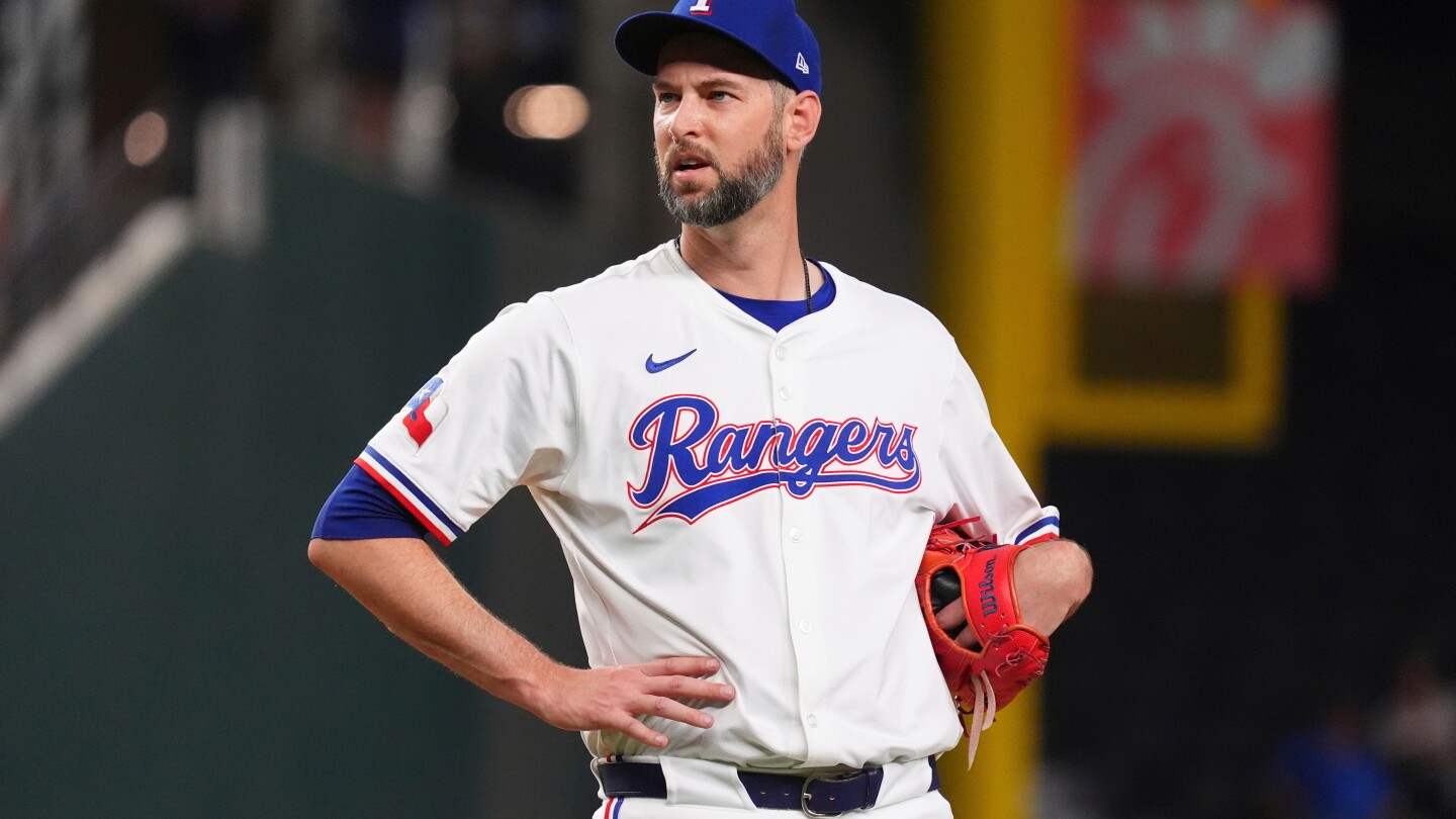 Texas Rangers re-sign reliever Chris Martin to $4 million, 1-year contract