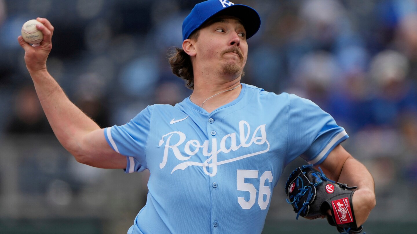 Right-handed reliever Hunter Harvey agrees to 1-year contract with the Cubs, AP source says