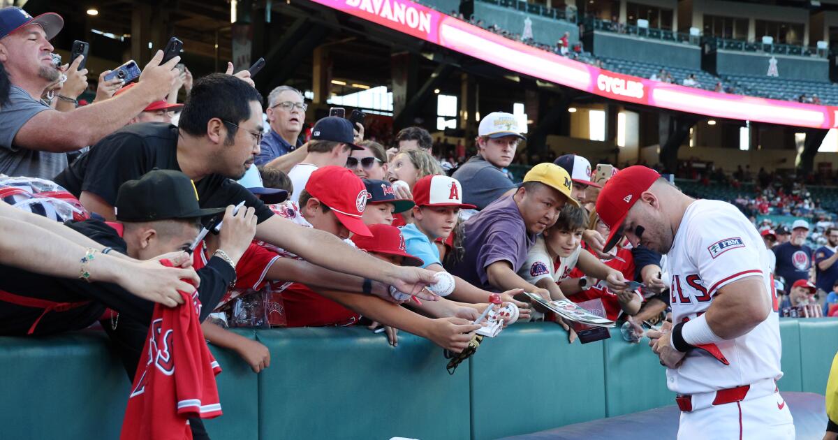 Should Angels fans just give up and join the Dodgers bandwagon?