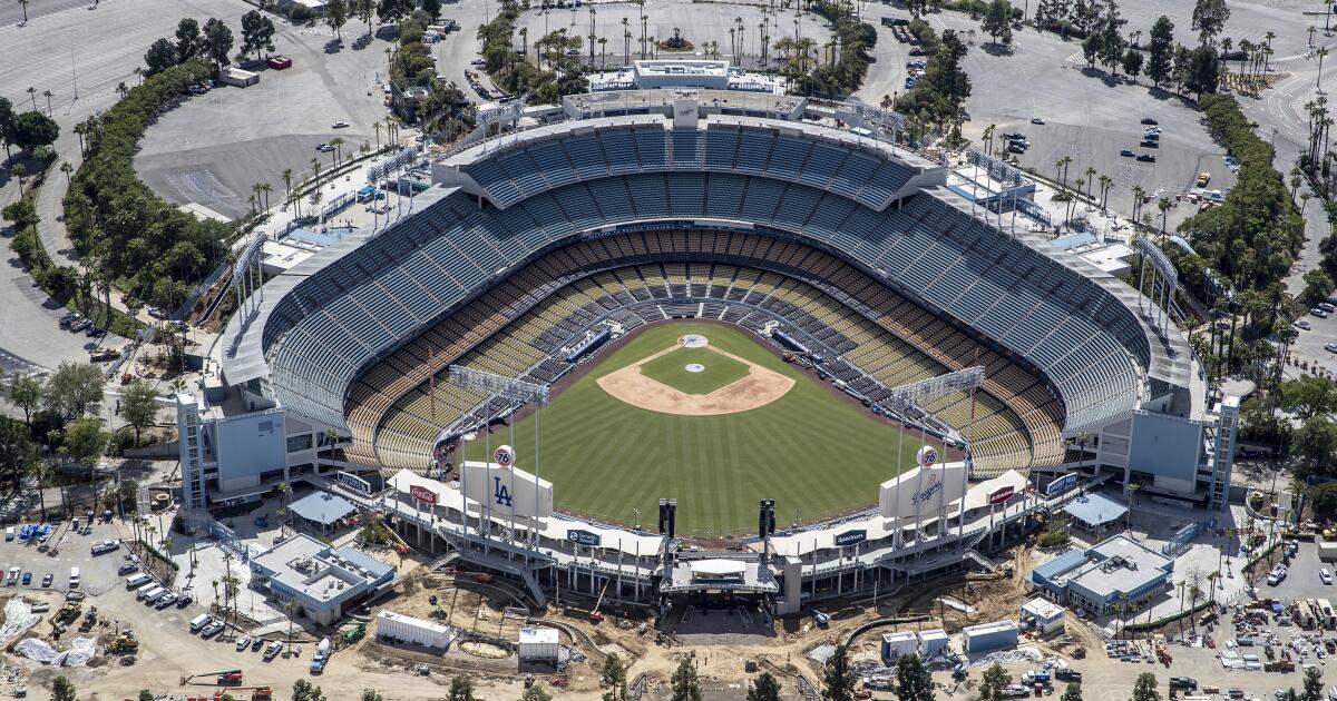 Dodgers tour guides' effort to unionize becomes a contentious battle