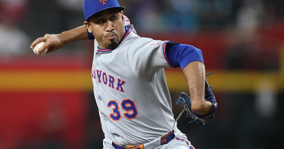 Surprise! The Dodgers make blockbuster move, sign Edwin Díaz