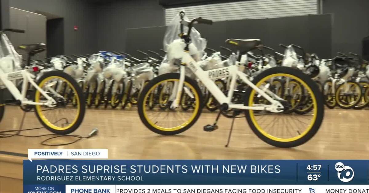 Padres give 100 bikes to elementary students in holiday surprise