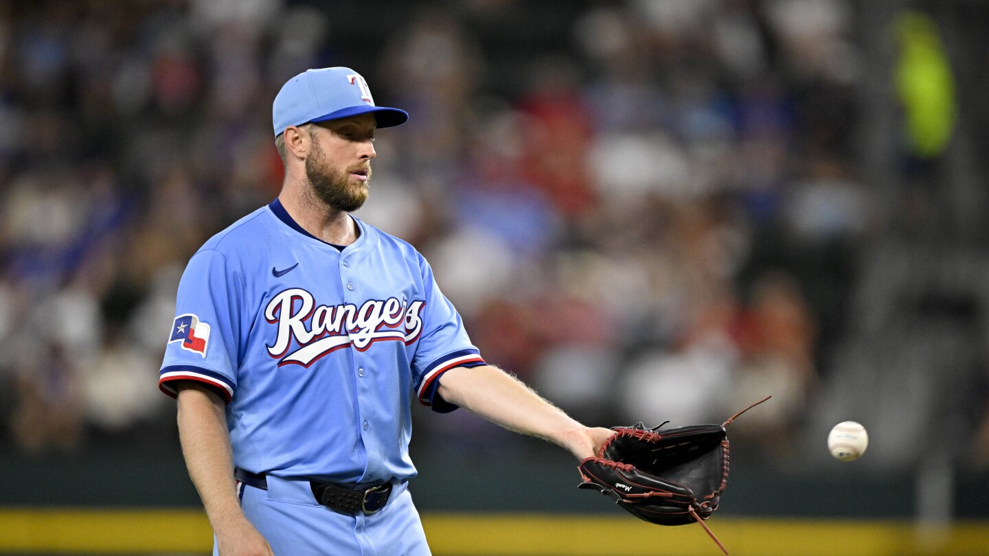 Report: Veteran pitcher Merrill Kelly returns to Diamondbacks on two-year, $40 million deal