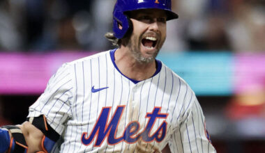 Mets trade McNeil to Athletics for pitching prospect