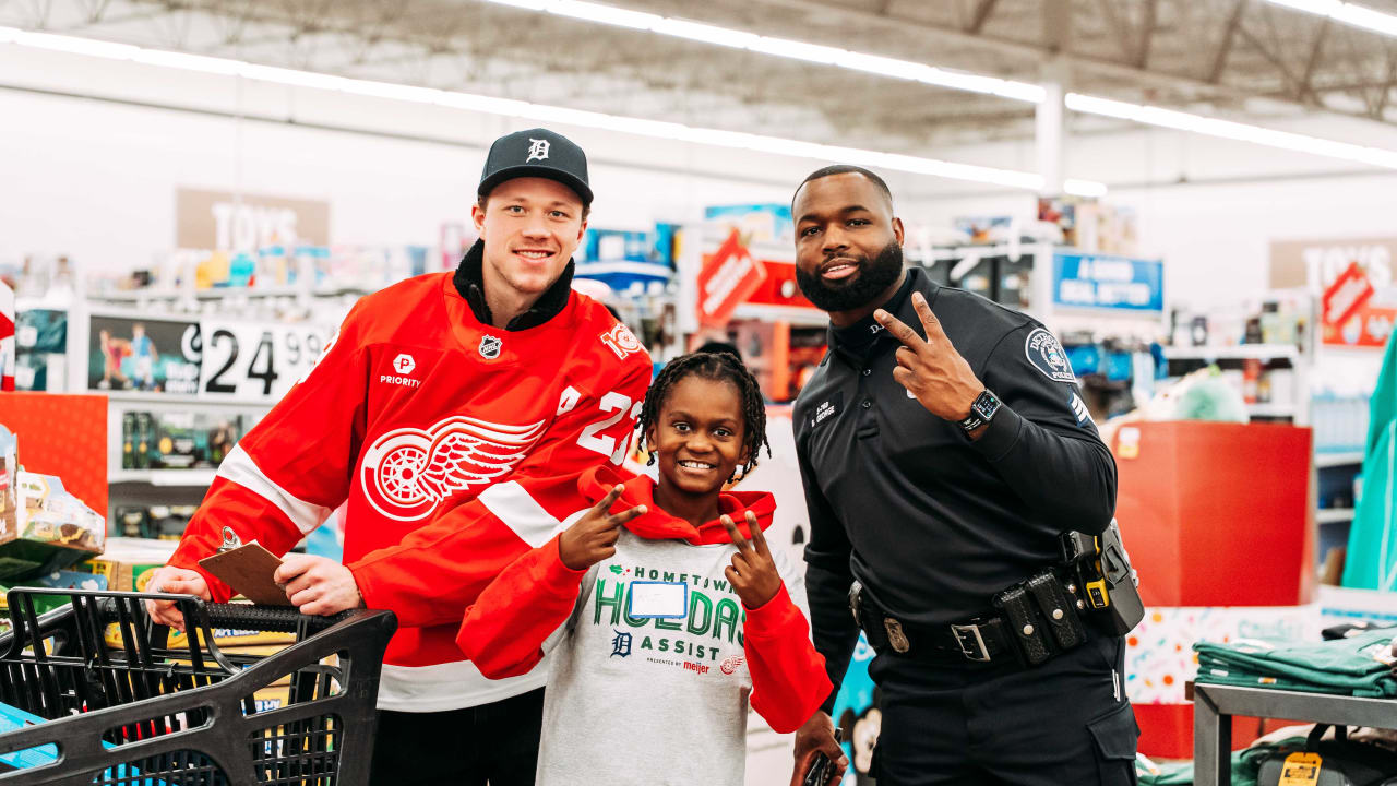 ‘We really enjoy it as much as the kids, if not more’: Red Wings, Tigers and Meijer host youth from Detroit Police Athletic League for annual Hometown Holiday Assist 