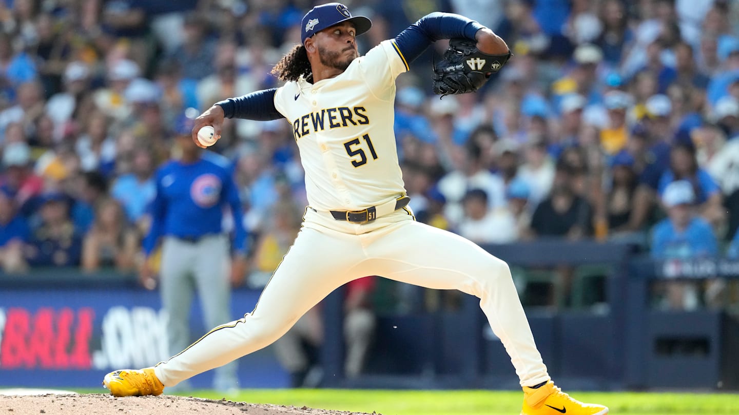 Division Series - Chicago Cubs v Milwaukee Brewers - Game One
