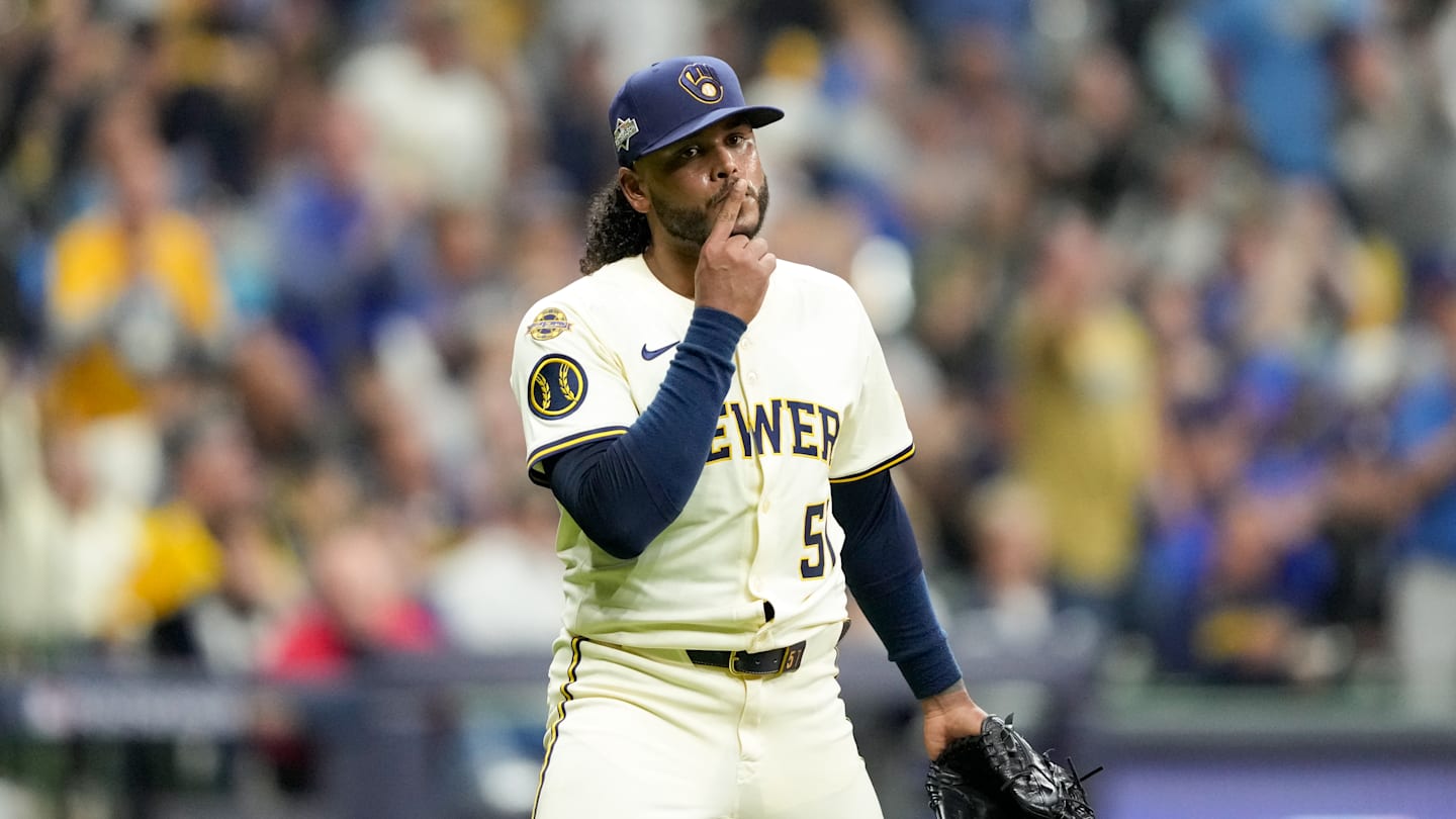 Championship Series - Los Angeles Dodgers v Milwaukee Brewers - Game 2