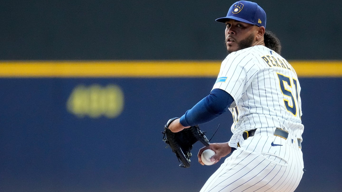 Cincinnati Reds v Milwaukee Brewers