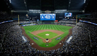 National League Championship Series - Los Angeles Dodgers v Milwaukee Brewers - Game One