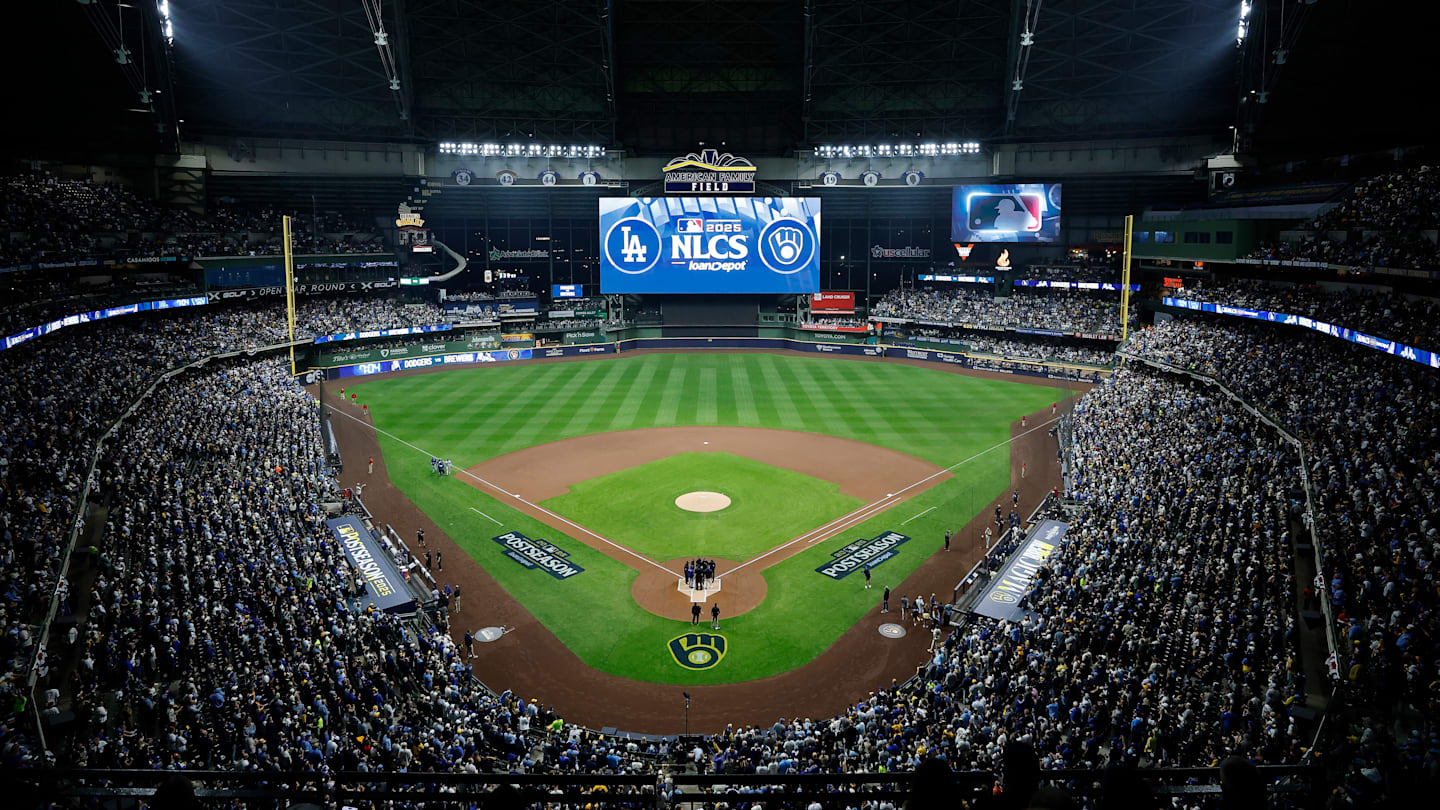 National League Championship Series - Los Angeles Dodgers v Milwaukee Brewers - Game One