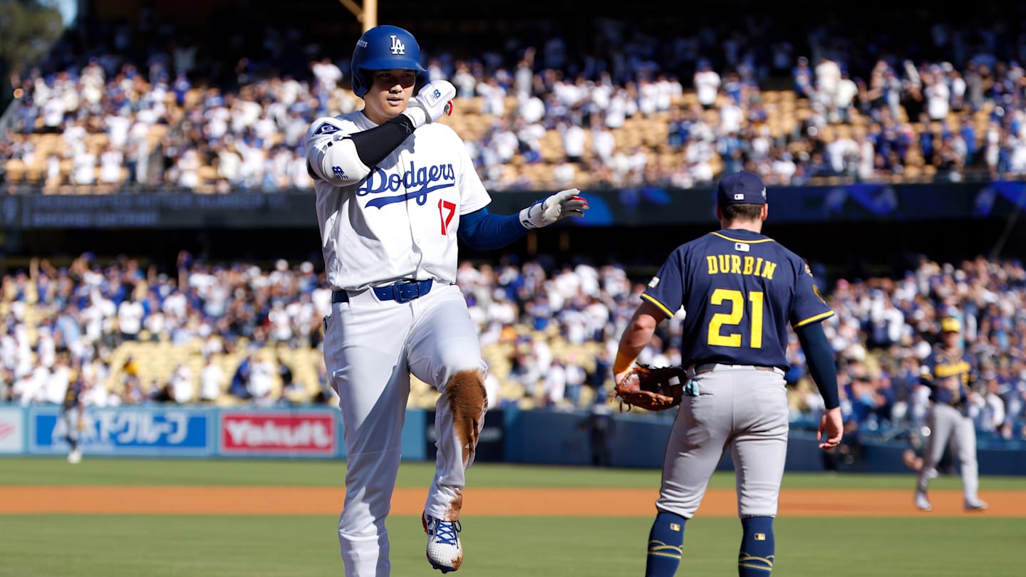 National League Championship Series - Milwaukee Brewers v Los Angeles Dodgers - Game Three