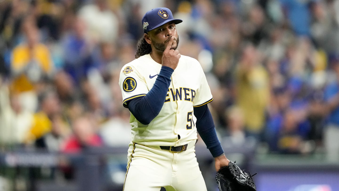 Championship Series - Los Angeles Dodgers v Milwaukee Brewers - Game 2