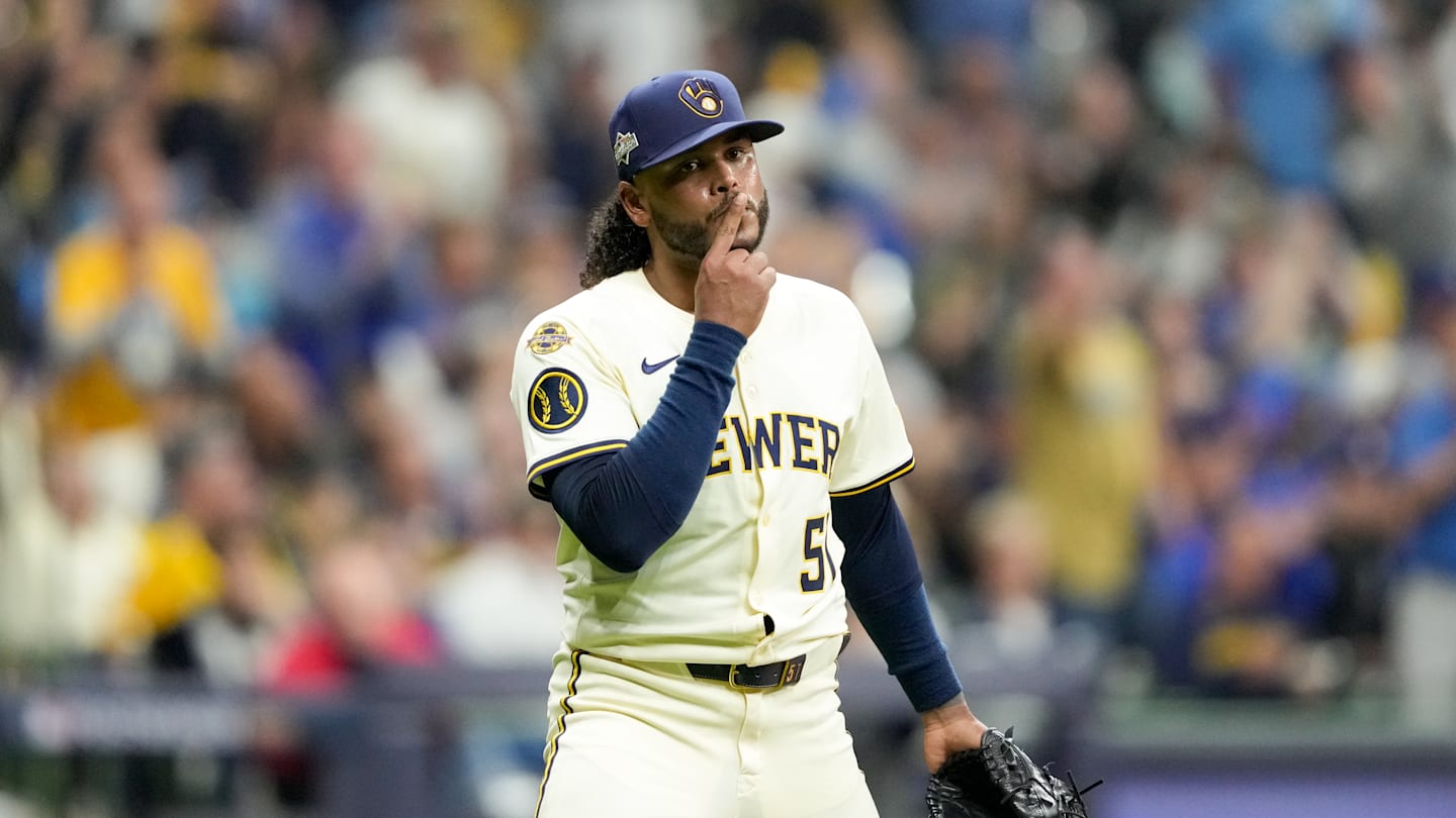 Championship Series - Los Angeles Dodgers v Milwaukee Brewers - Game 2